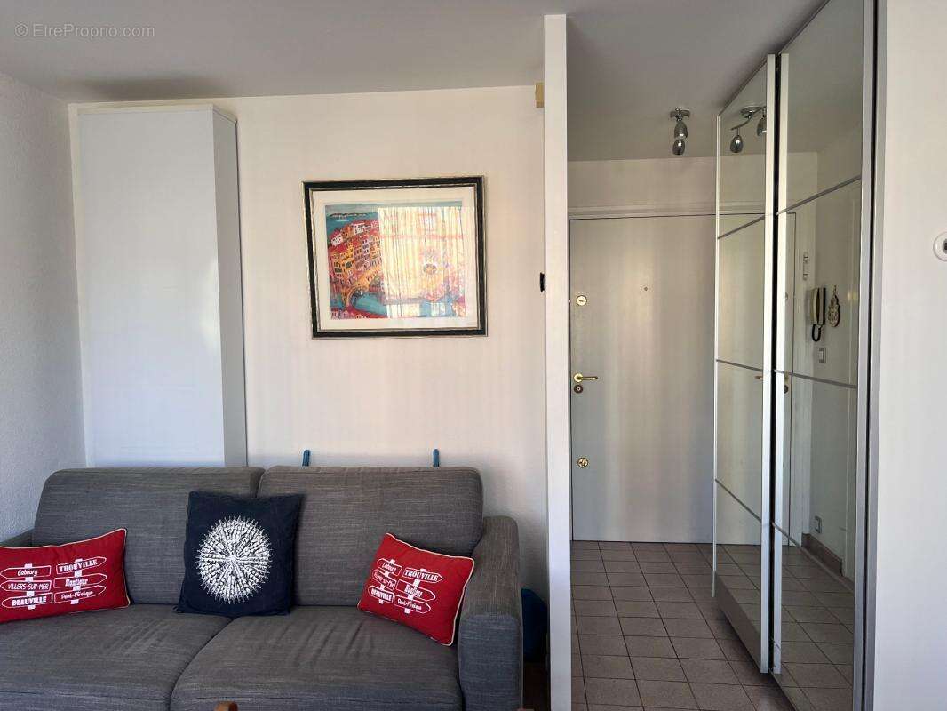DEAUVILLE – Appartement à quelques pas de la plage et du centre-ville - photo 9