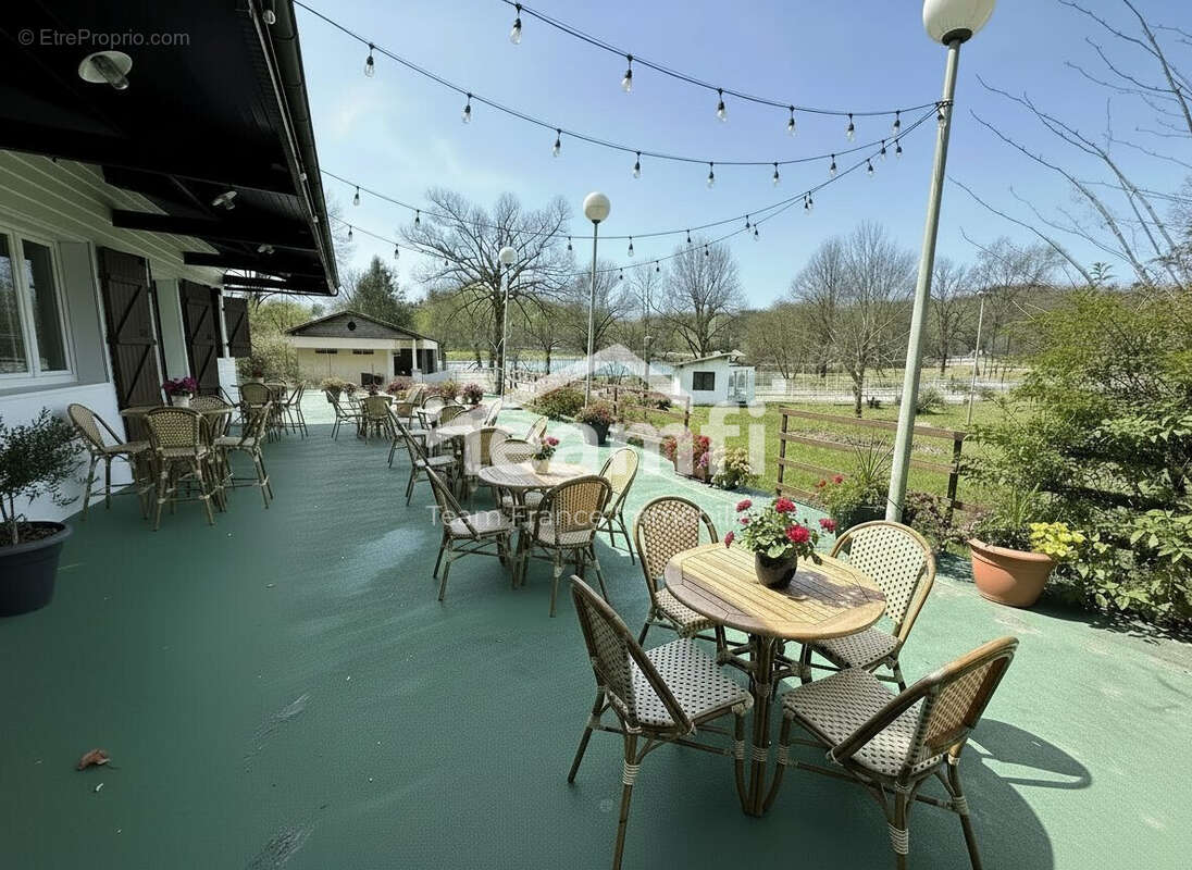 Terrain à SAINT-REMY-SUR-DUROLLE