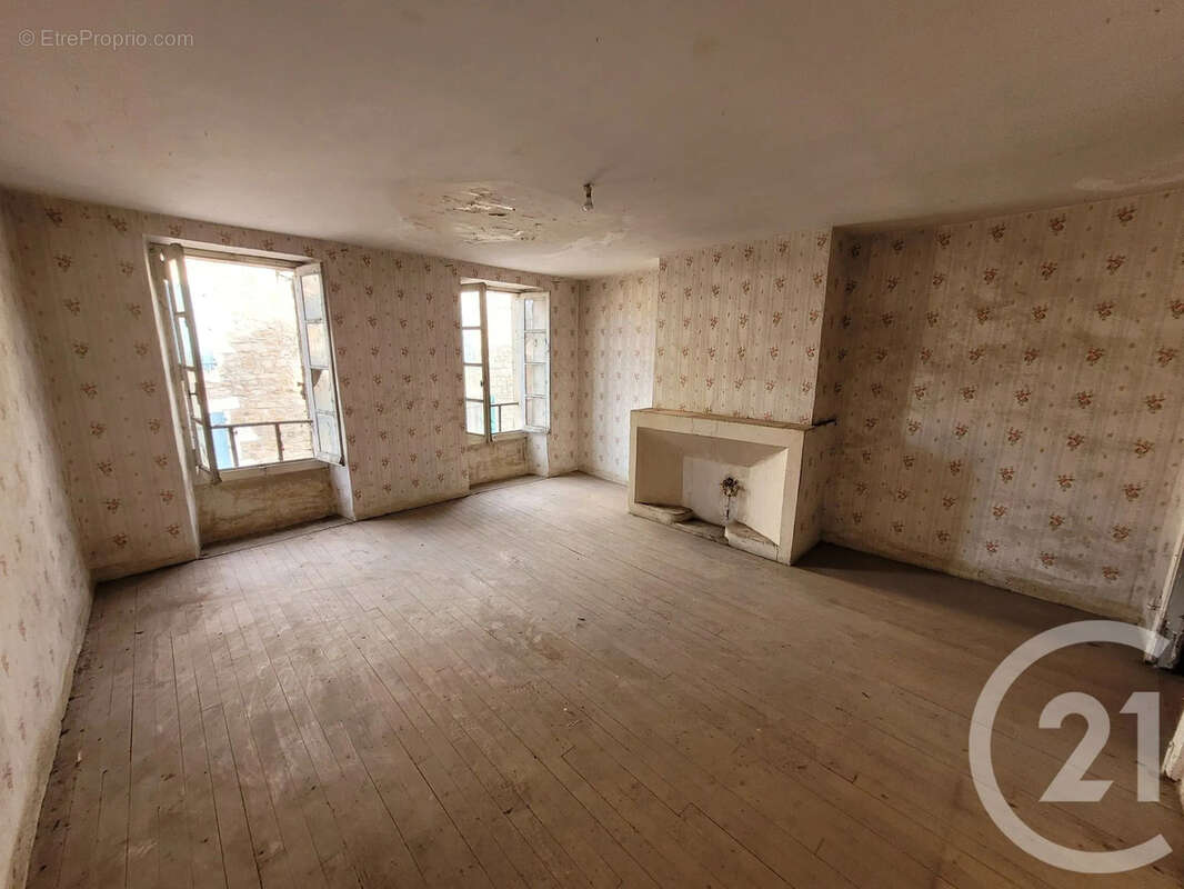 Maison à LES CABANNES