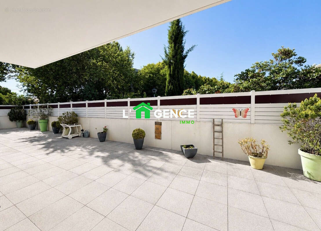 Appartement 74 m² à Istres  - photo 4