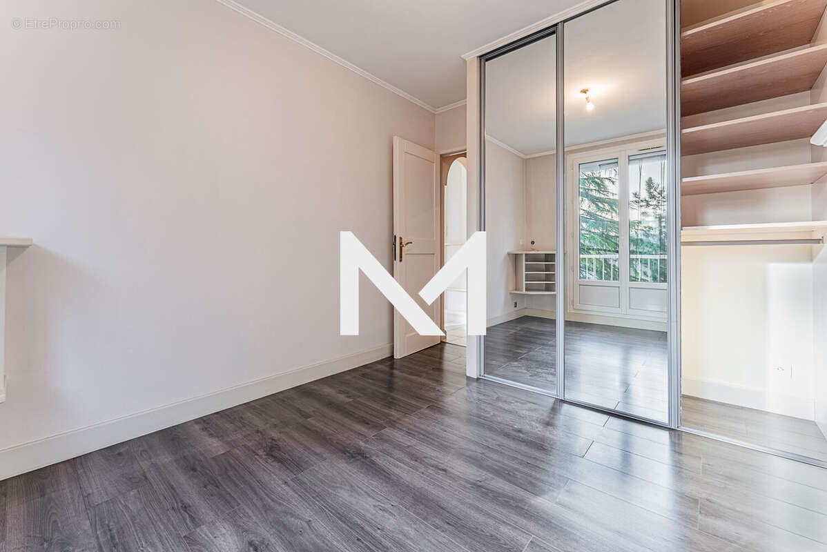 Appartement à SAINT-MARTIN-D'HERES