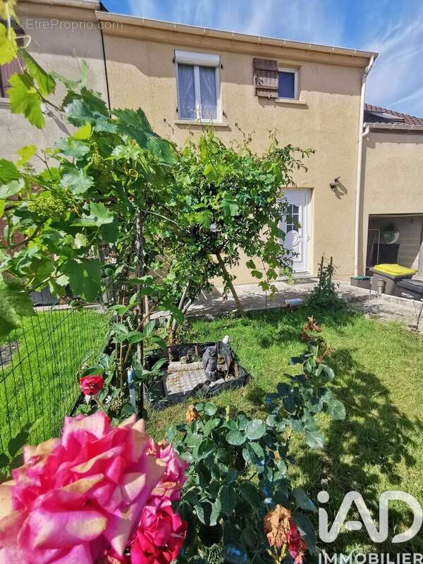 Maison 104 m² à Soignolles-En-Brie  - photo 2