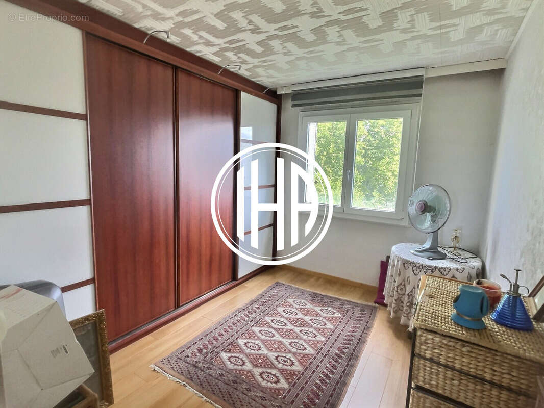 Dressing ou chambre - Appartement à COLMAR