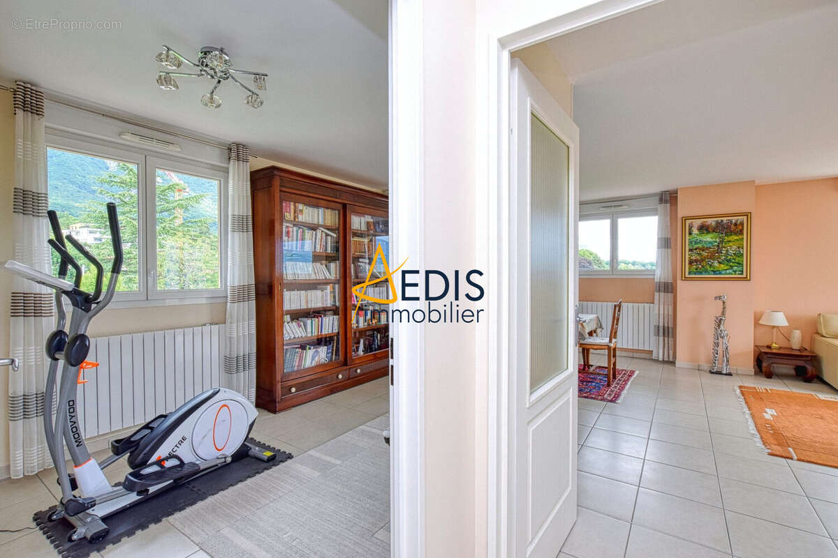 Appartement à SAINT-ISMIER