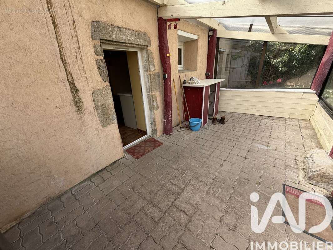 Maison 147 m² à Lhoumois  - photo 4