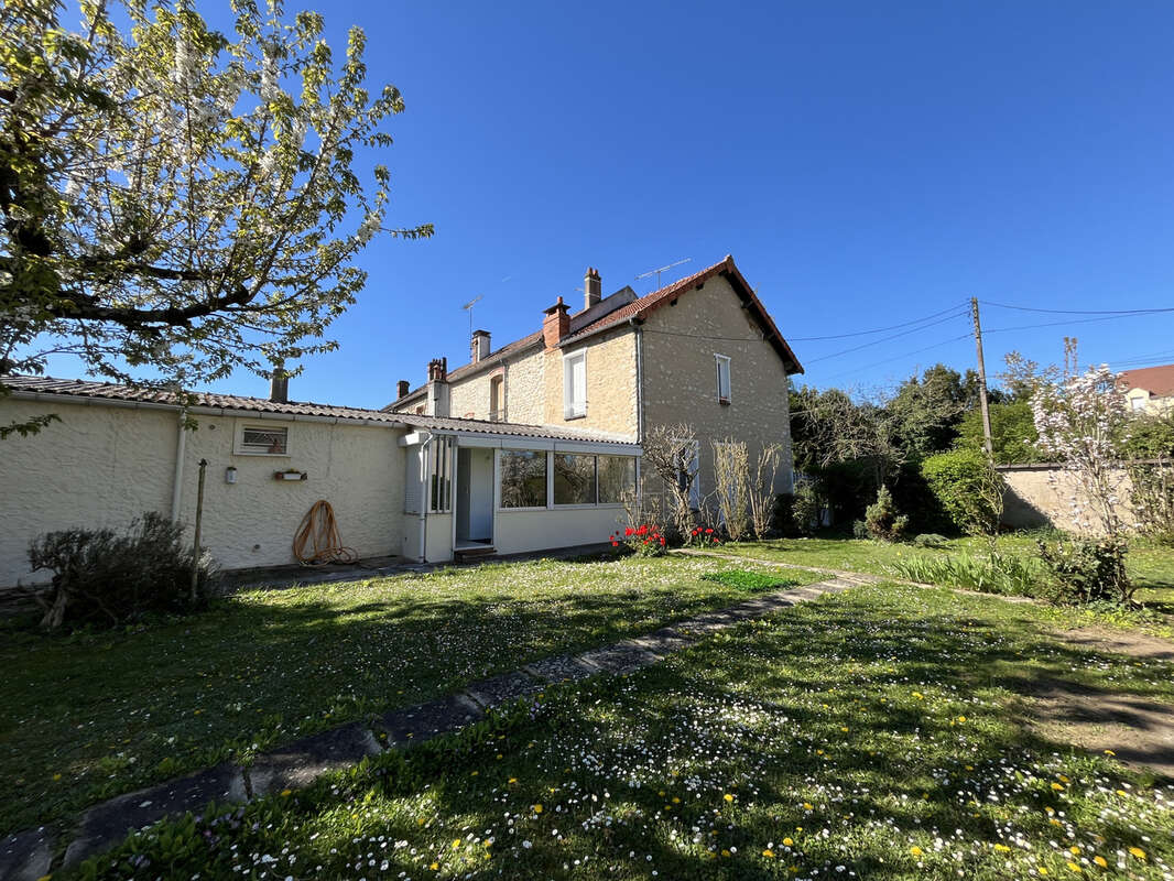 Maison à MALESHERBES