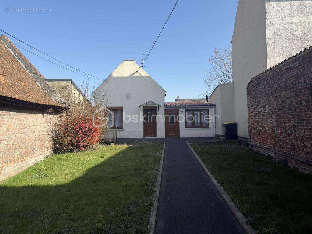 Maison à OSTRICOURT