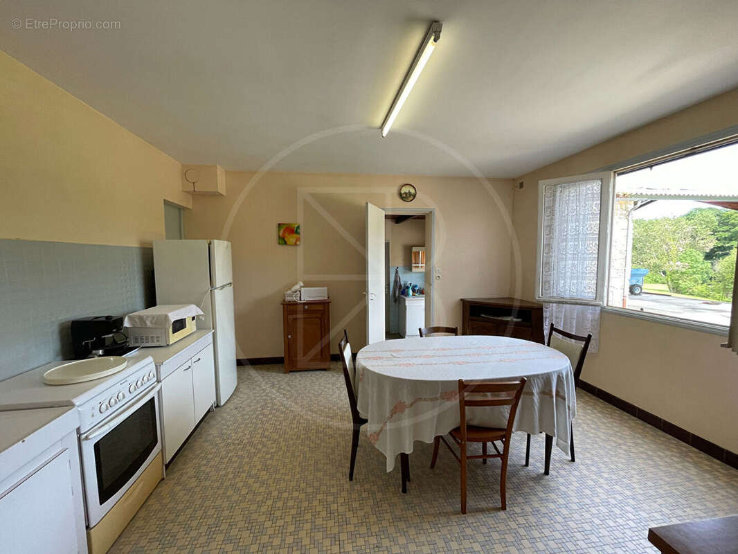 Maison à MASSUGAS