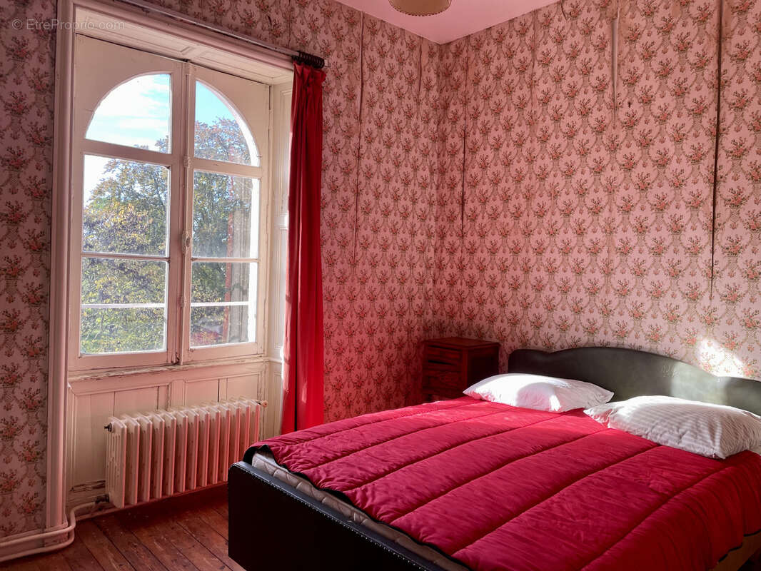 Maison à GENSAC-LA-PALLUE