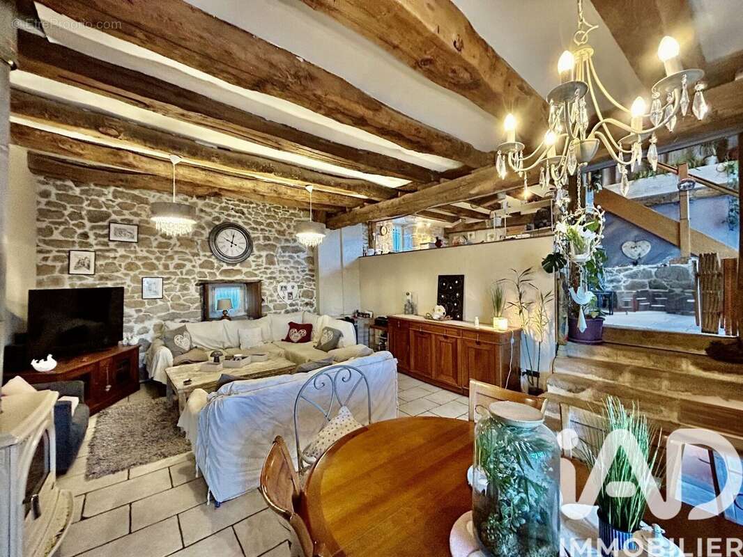 Maison 143 m² à Saint-Martial-De-Gimel  - photo 8