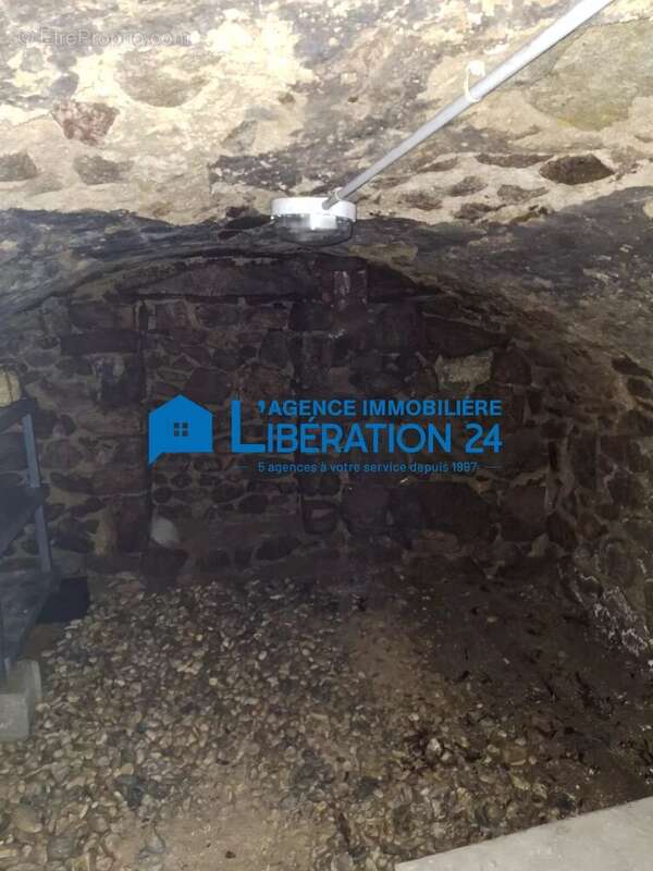 Maison à THELIS-LA-COMBE