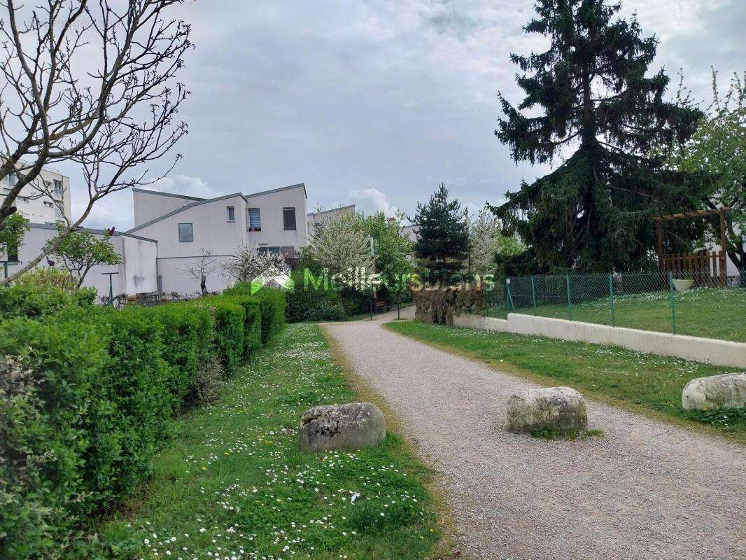 Appartement à SAINT-JEAN-DE-BRAYE