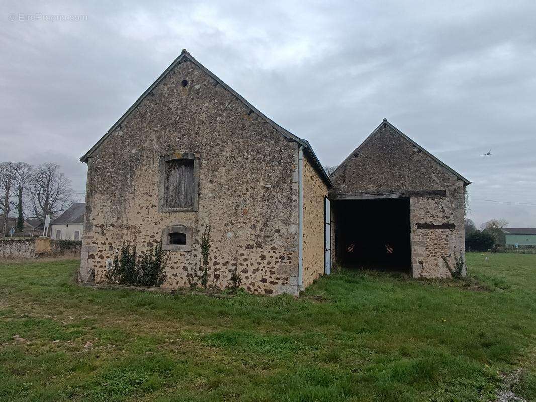 Maison à JOUE-EN-CHARNIE