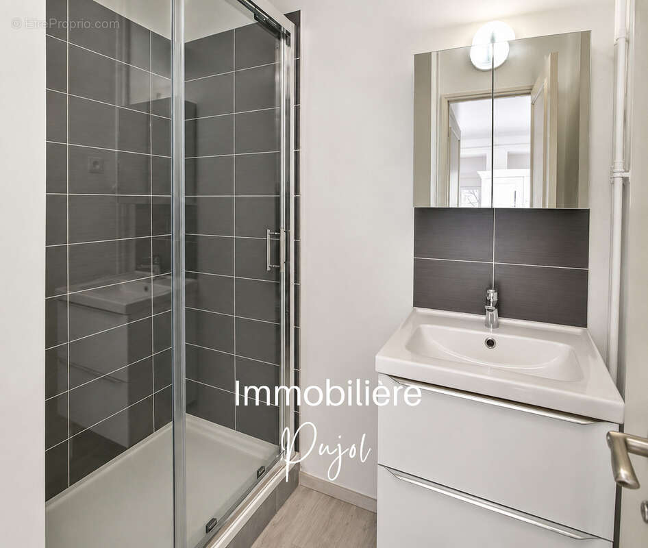 Appartement à MARSEILLE-5E