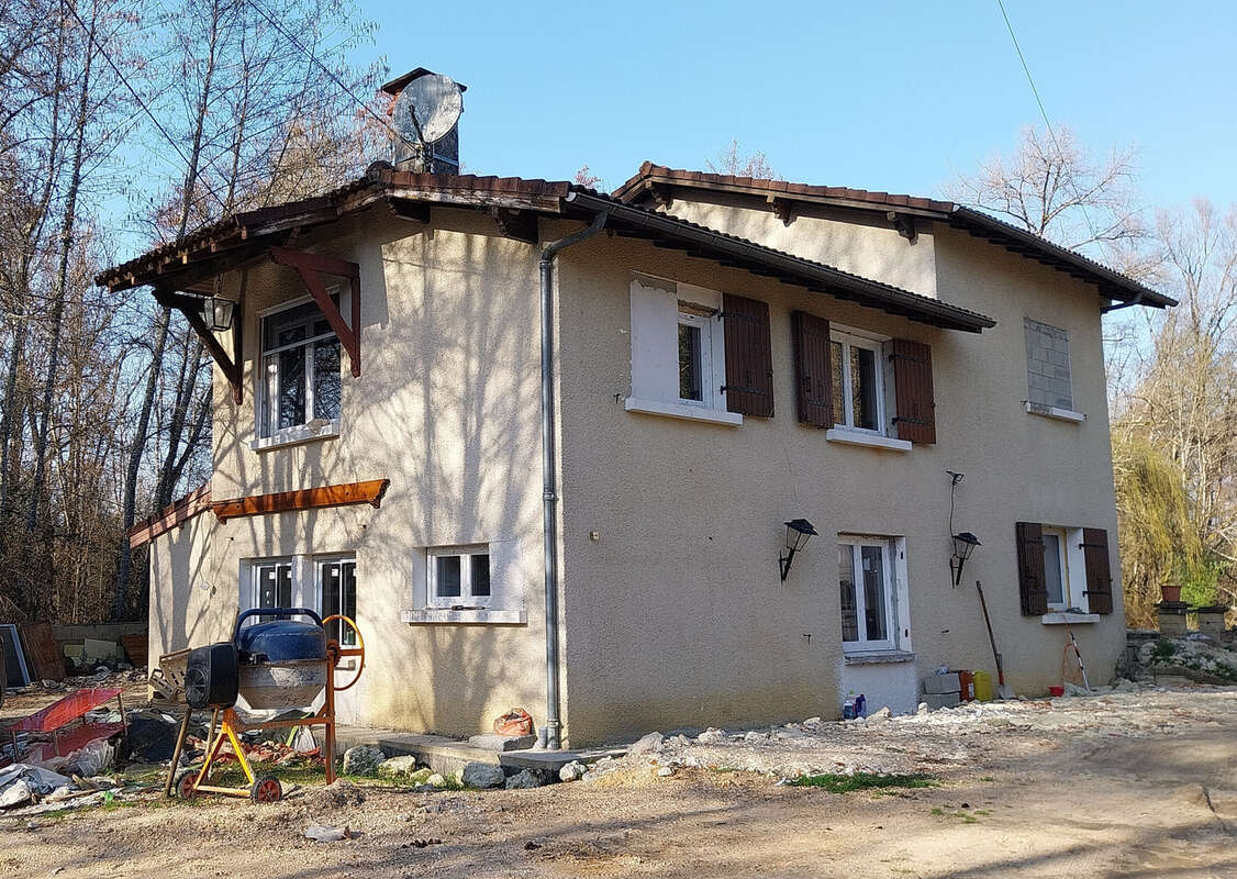 Maison à CHATEAU-L'EVEQUE