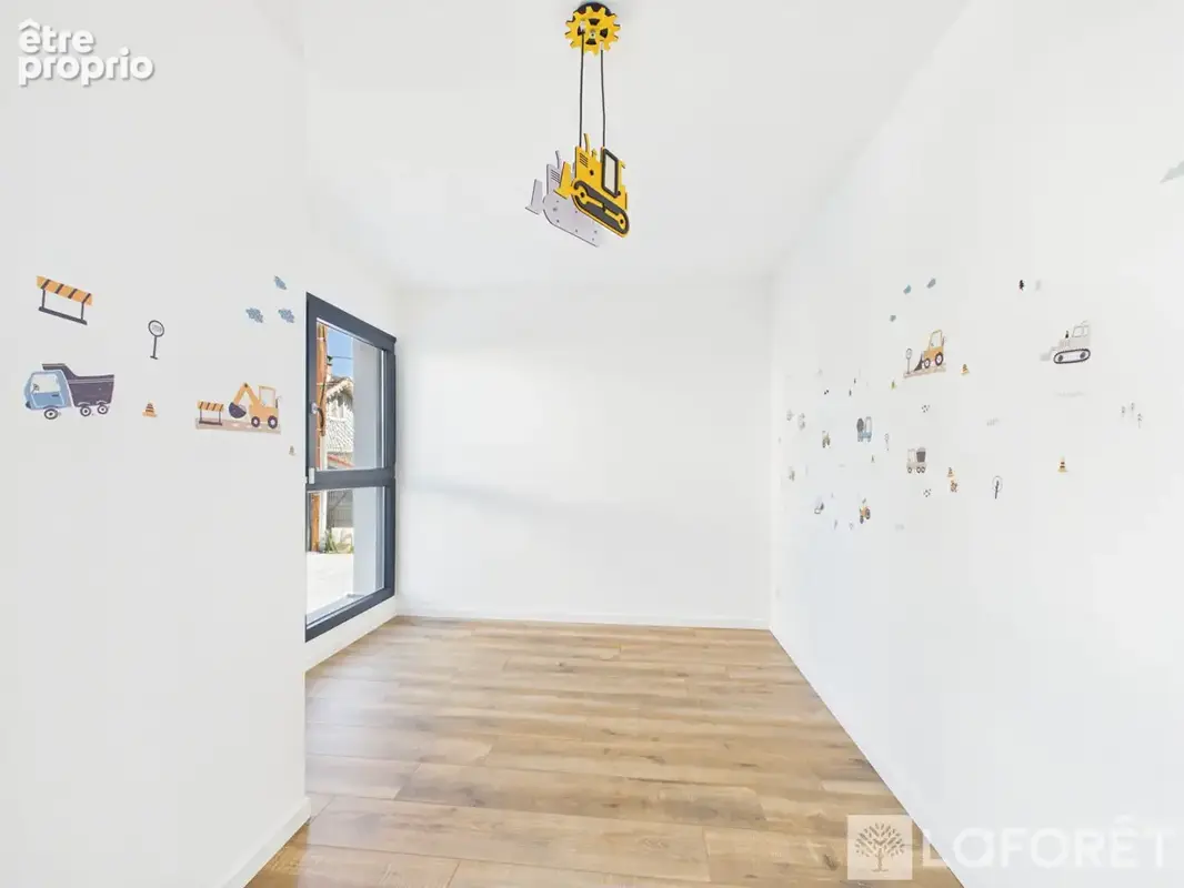Maison récente avec piscine sur les hauteurs - photo 8