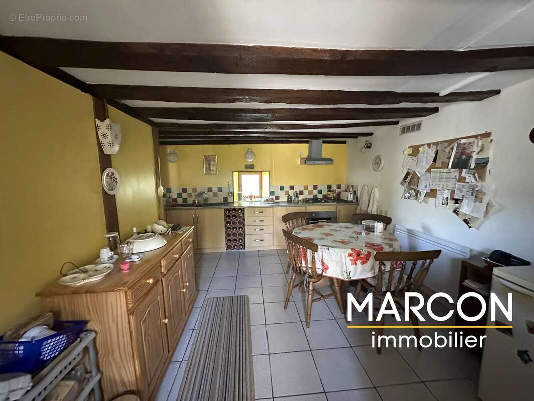 Appartement à VAREILLES