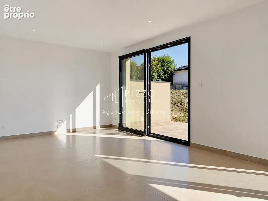 Maison mitoyenne neuve de 106 m2 aux belles prestations à Saint-Cergues - photo 6