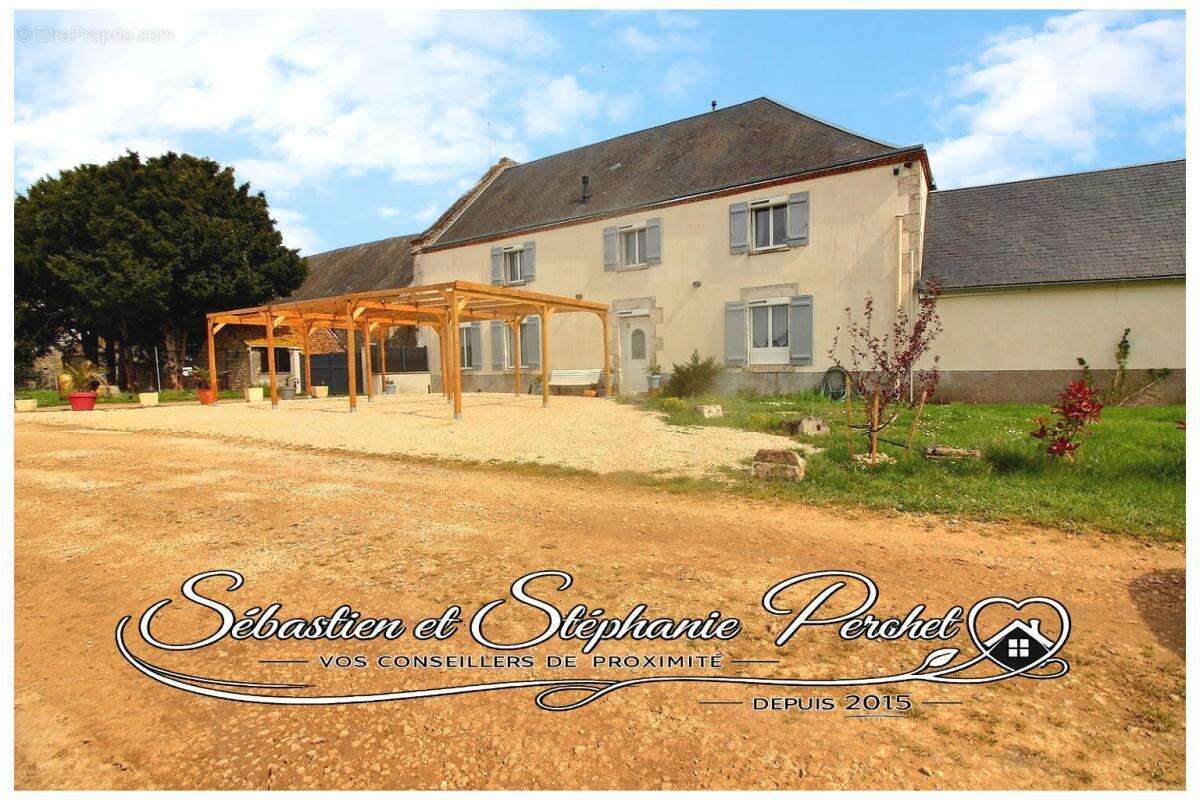 En exclusivité - Corps de ferme  362 m² - 8 chambres -terrain 1,2 ha - granges 500 m² - photo 4
