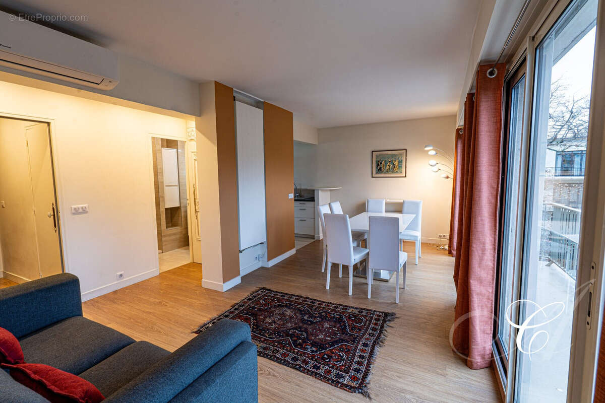 Appartement à VERSAILLES