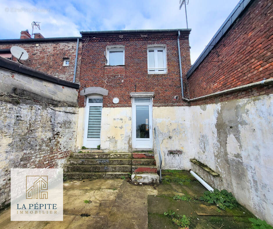 Maison à PONT-SUR-SAMBRE