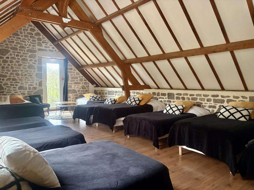 Maison à SAINT-SEVER-CALVADOS