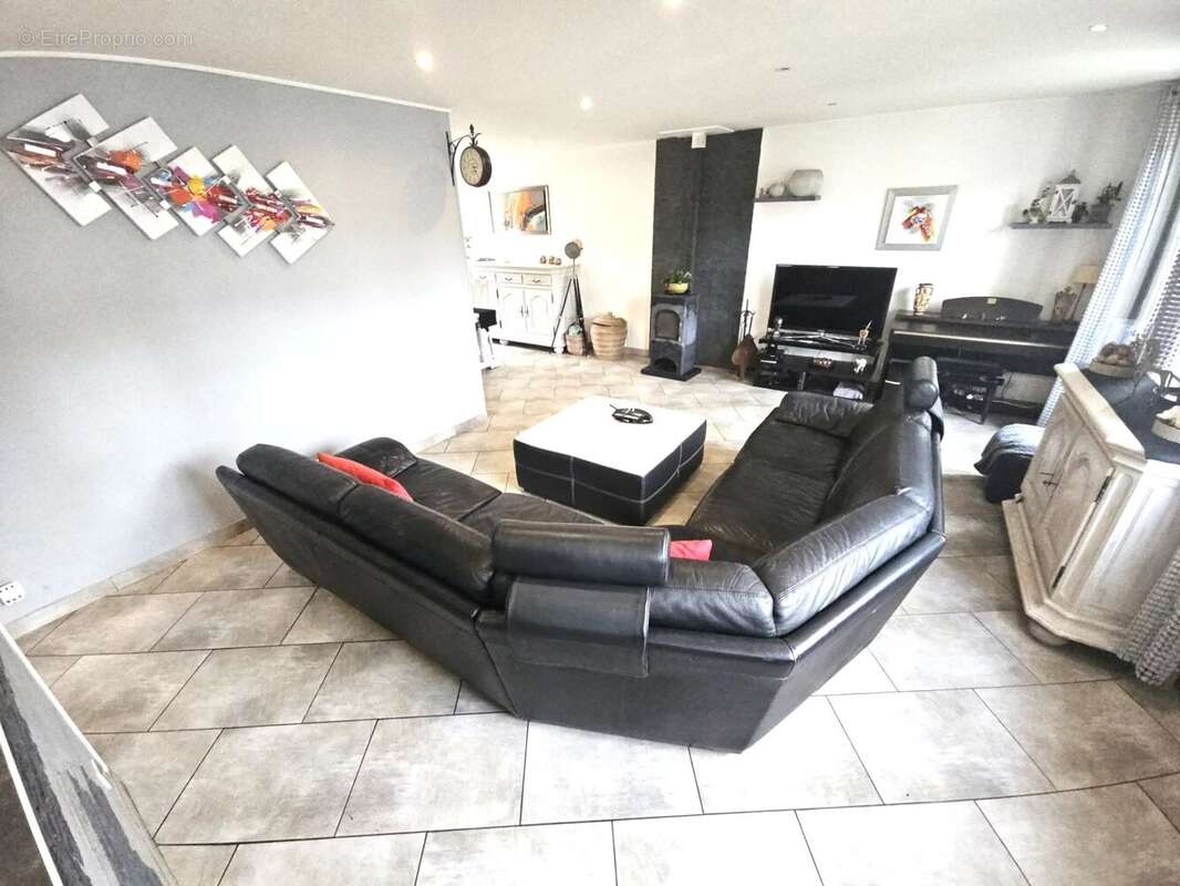 Maison à CHENNEVIERES-SUR-MARNE