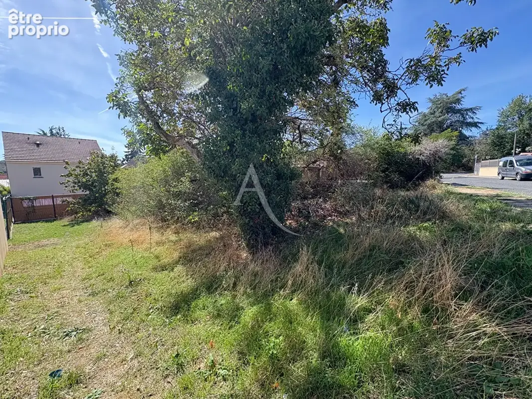 Terrain constructible à Etrechy - proche centre-ville - secteur calme - photo 2