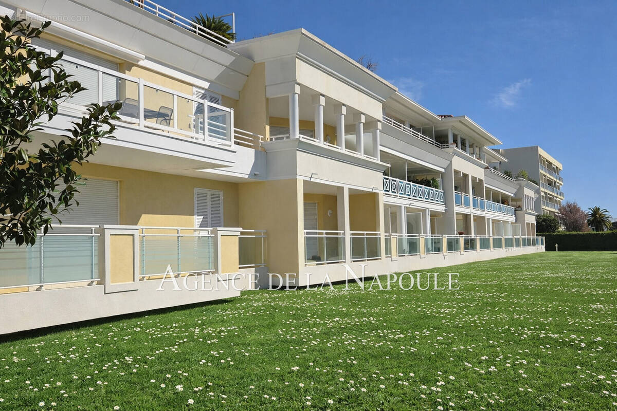 Appartement à MANDELIEU-LA-NAPOULE