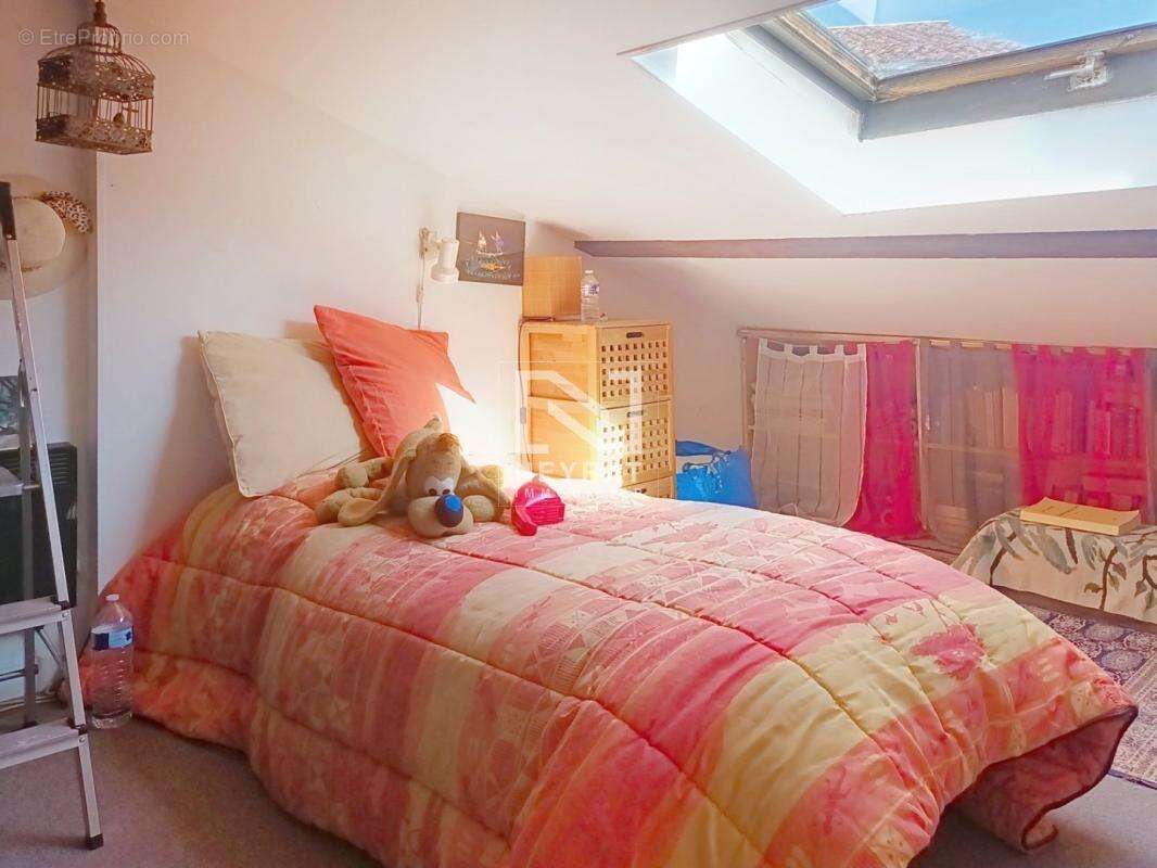 Appartement à TOURRETTES