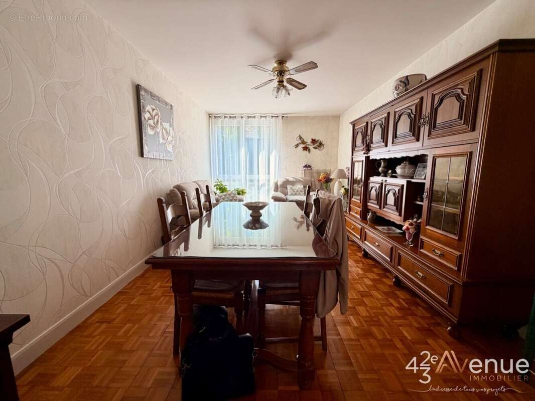 Appartement à SAINT-ETIENNE