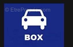 Parking à PARIS-17E