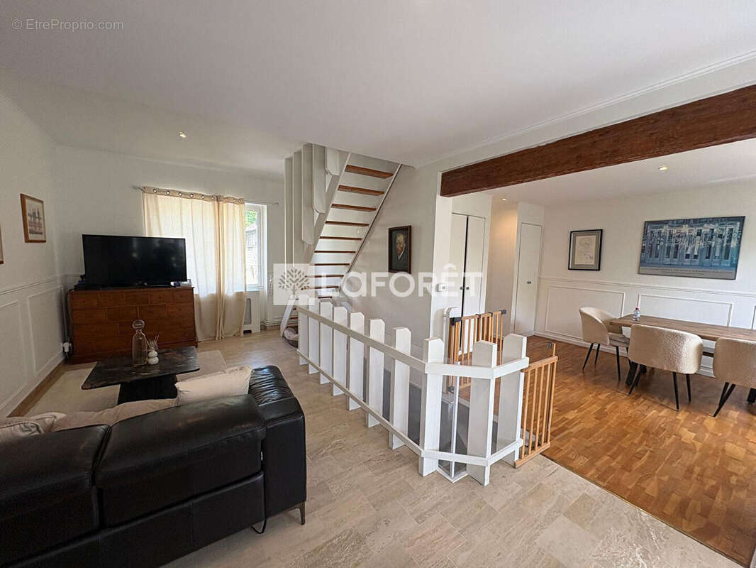 Appartement à MEULAN