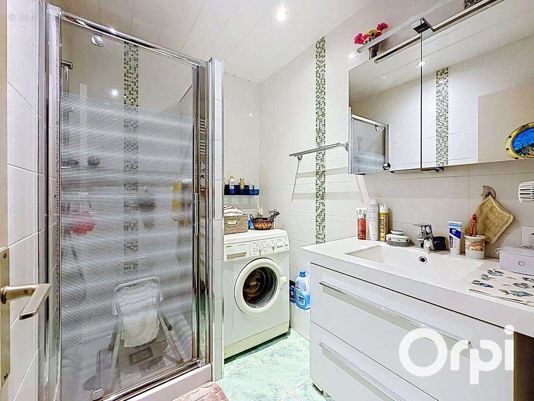 Appartement à VILLENEUVE-LOUBET