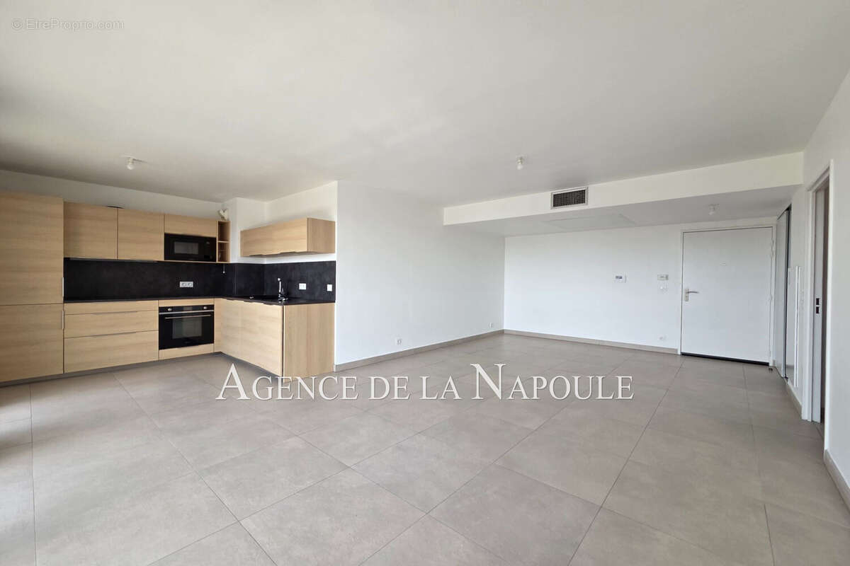 Appartement à MANDELIEU-LA-NAPOULE