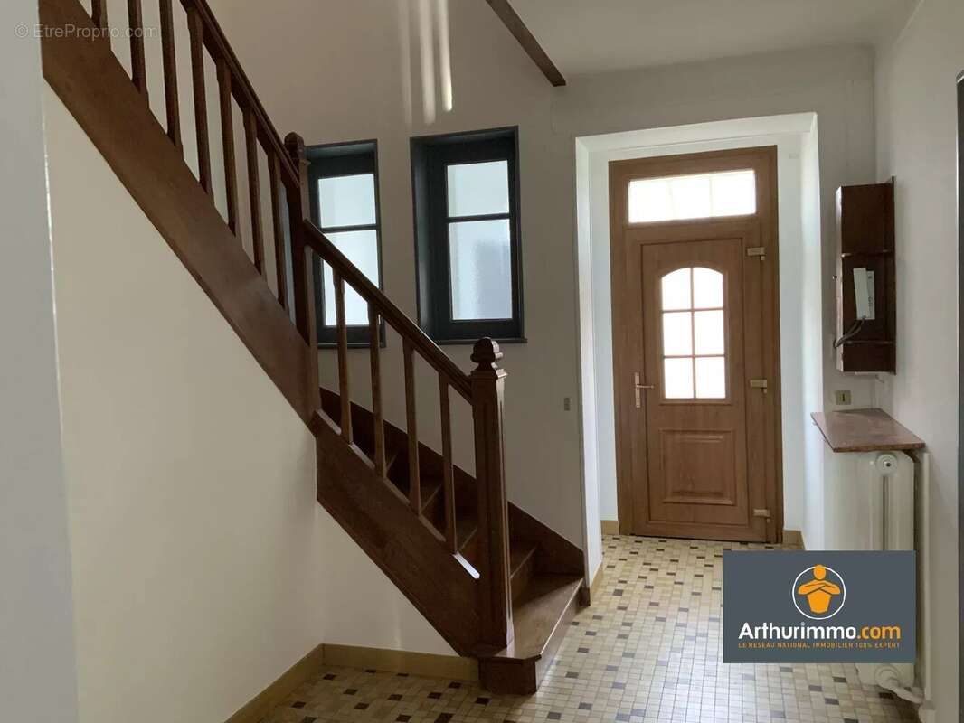 Maison à NEUFCHATEL-SUR-AISNE