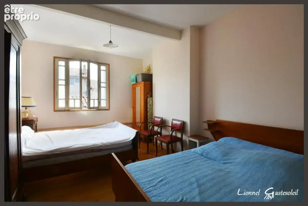 Maison de ville à vendre à rénover 2 chambres avec cour et petite dépendance à SAINTE FOY LA GRANDE (33) - photo 9