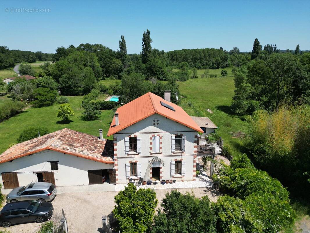 Maison à SAINT-AIGULIN