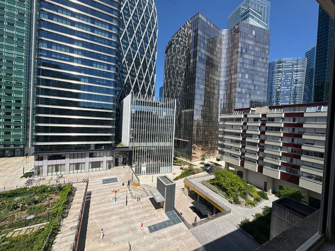 Appartement à COURBEVOIE