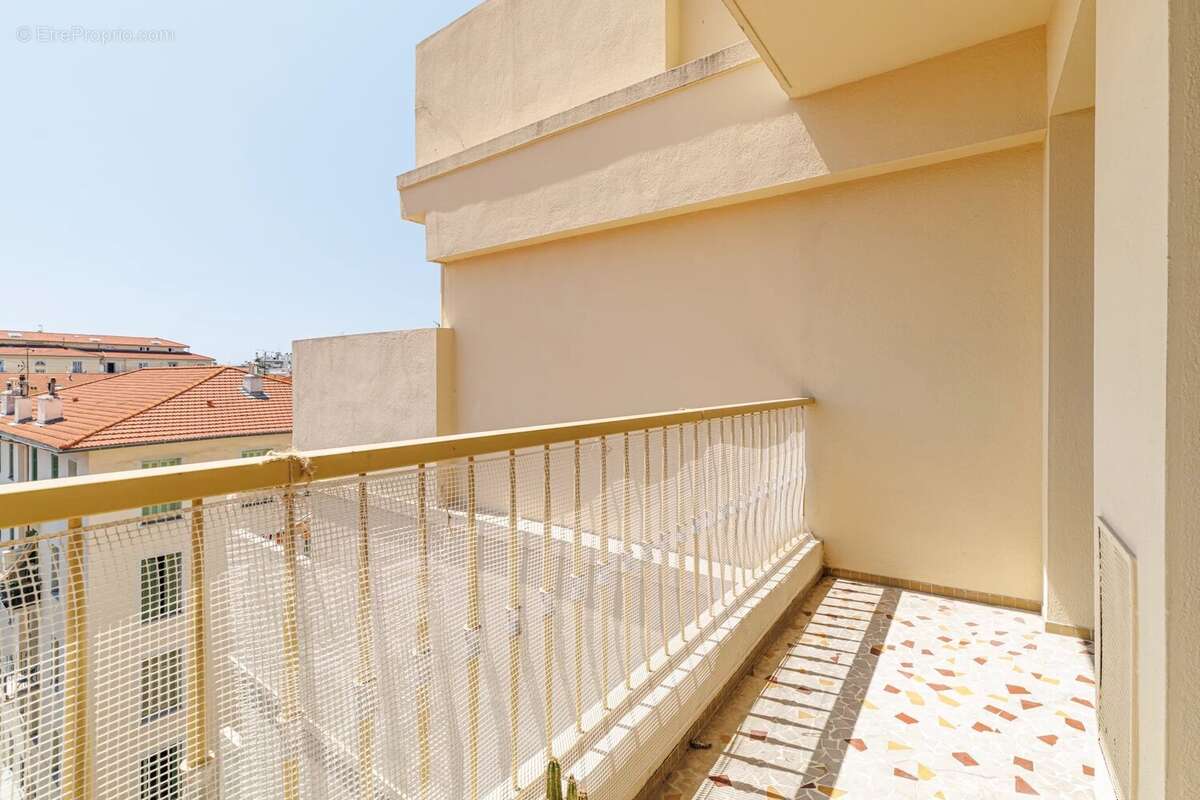 Nice musiciens – rare à la vente – lumineux 3 pièces avec terrasse de 15 m² – au calme – garage en sus - photo 17