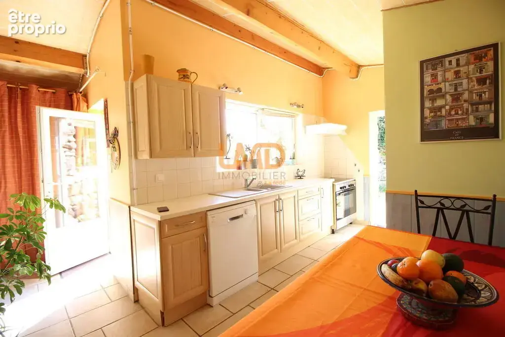 Propriété de caractère avec 2 gîtes, piscine et terrain construc - photo 11