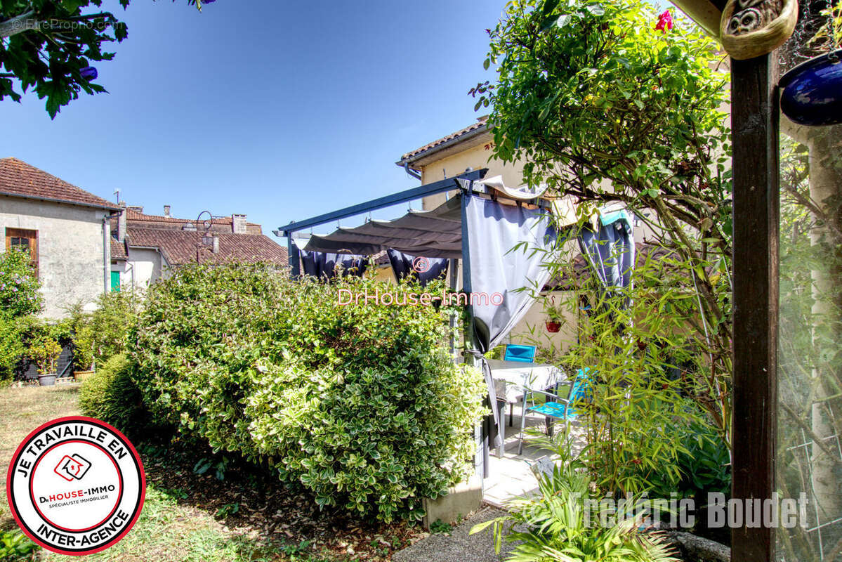 Maison à BOURDEILLES