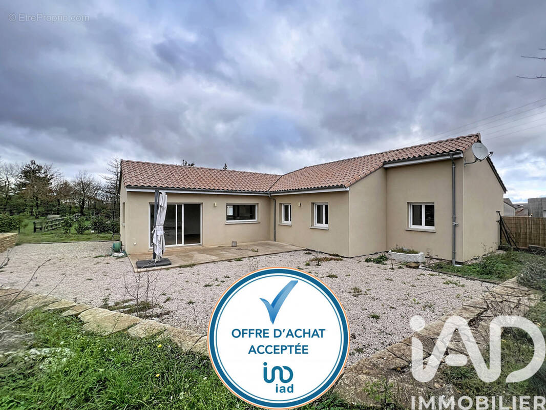 Photo 1 - Maison à LA CAVALERIE