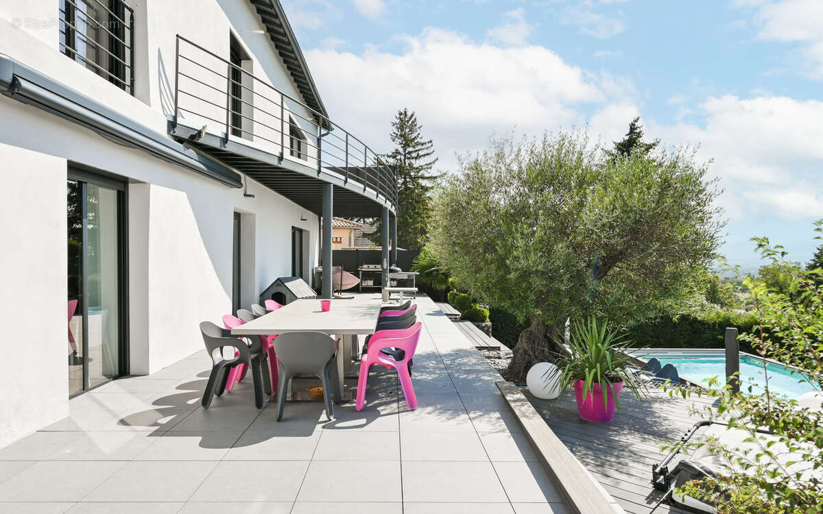 Maison à SAINT-CYR-AU-MONT-D'OR