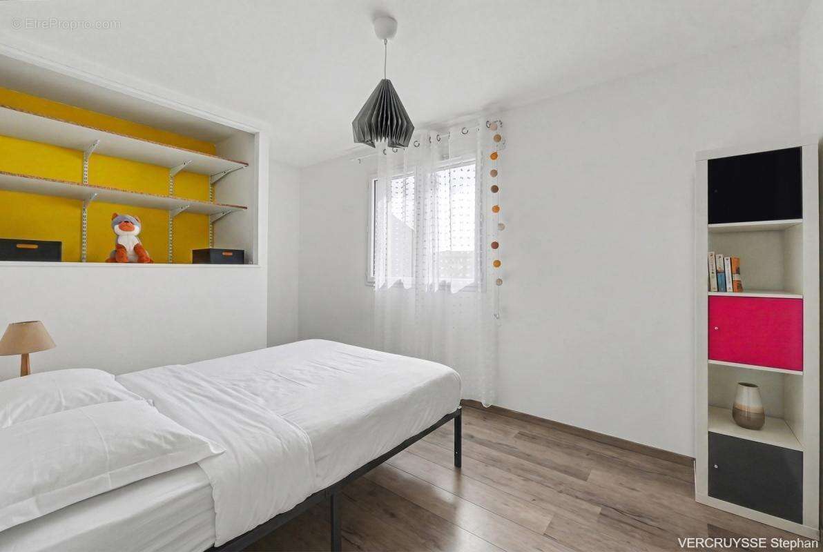 Maison Castelginest  175 m²  7 Pièces  5 Chambres + Bureau, piscine  DPE C  Proche Écoles & Calme - photo 12