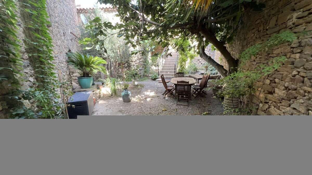 Maison à LEZIGNAN-CORBIERES