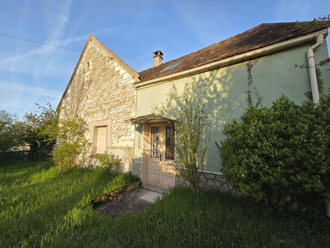 Maison à SERGINES