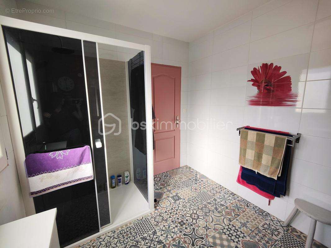 Montredon des corbières – villa r+1 - 120m² habitable - 3 chambres – dressing – climatisation réversible -  garage – piscine en  - photo 14