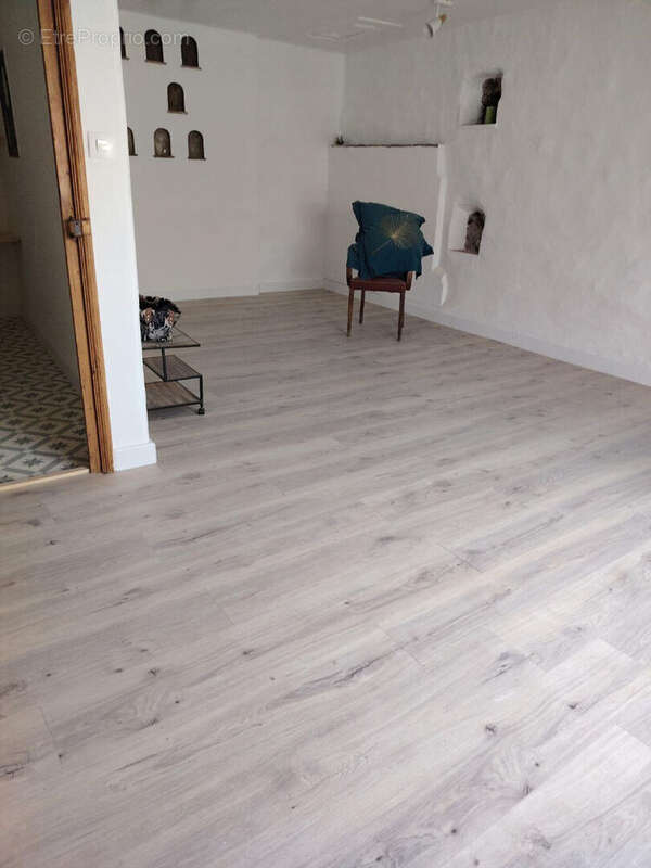 Coeur de Cotignac   :  NOUVEAU : Superbe rénovation pour ce duplex  2 pièce(s) 70m2 avec cave - photo 4