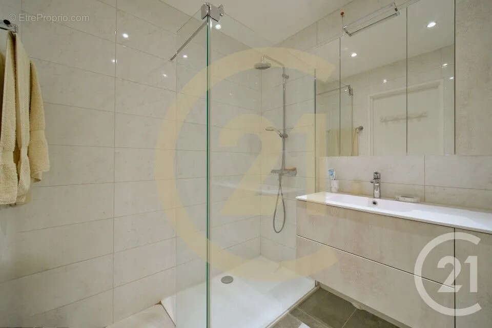 Appartement à LYON-8E